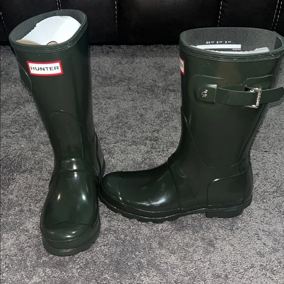 BRAND NEW Hunter-  Dark Green Women's Rain Boots - Picture 2 of 4
